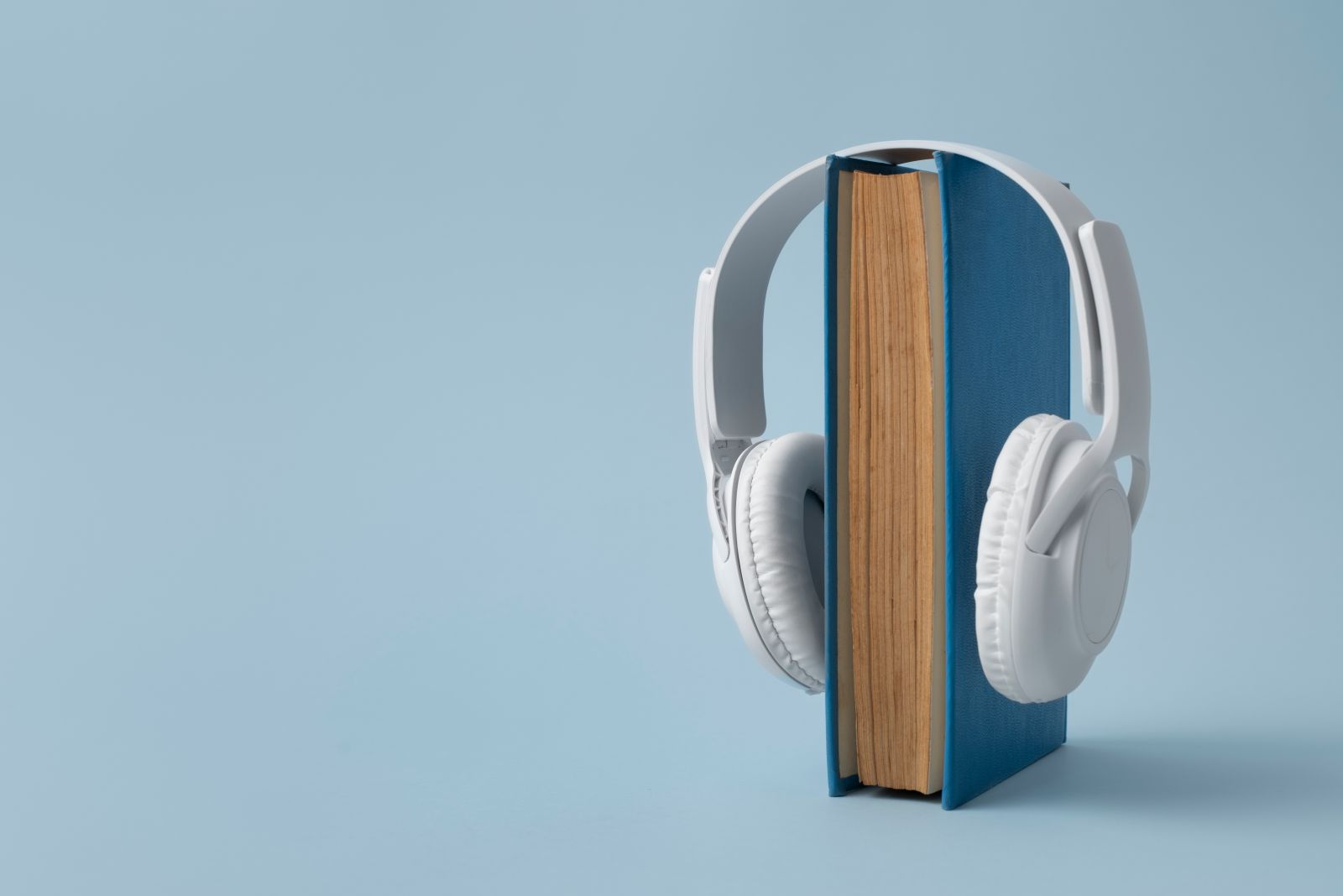 Audiobooki w abonamencie: gdzie słuchać książek w subskrypcji? Przegląd stron i ofert