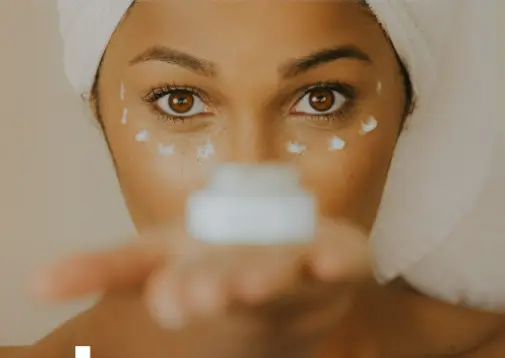 Darmowa dostawa przy zakupie produktów SPF wybranych marek w Super-Pharm